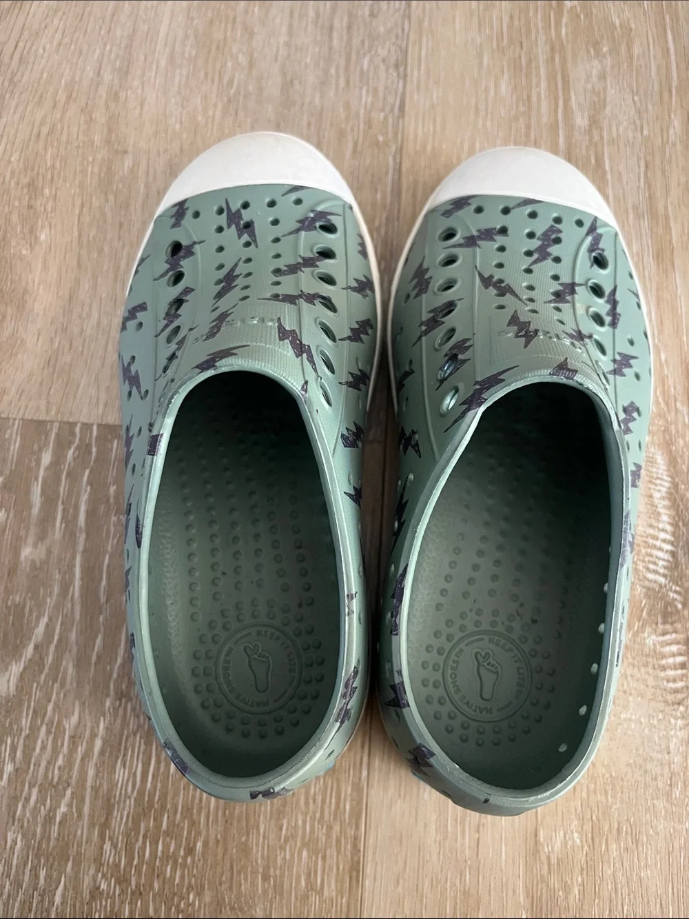 Native Kids Slip-On Sneakers in olive green with grey/Black Lightning Print